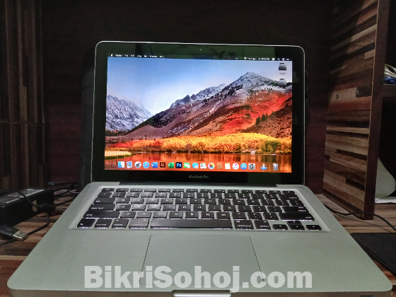 Apple MacBook Pro i7